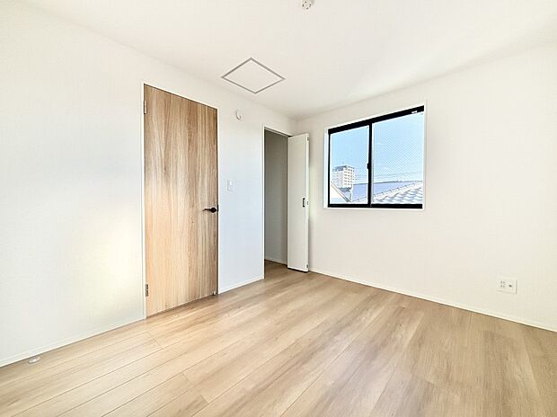 ナチュラルなフローリングはどんなインテリアにもマッチ。