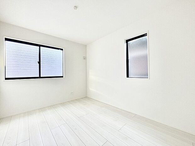 使いやすい形でベットや家具の置き方にも困ることもありません。