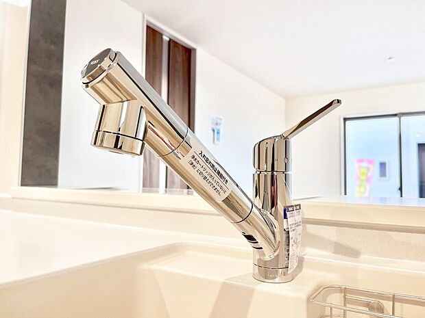 いつでも清潔なおいしいお水を。一つの水栓で水道水と浄水を使い分け。