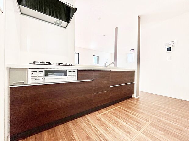 広々とした使い勝手の良いキッチンで日々のお料理も楽しくなりそう