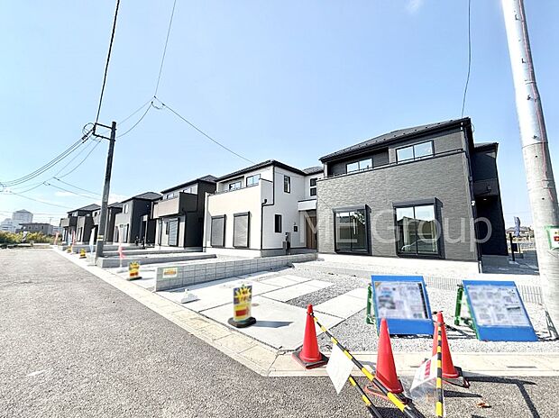 前面道路はきちんと整備されています  