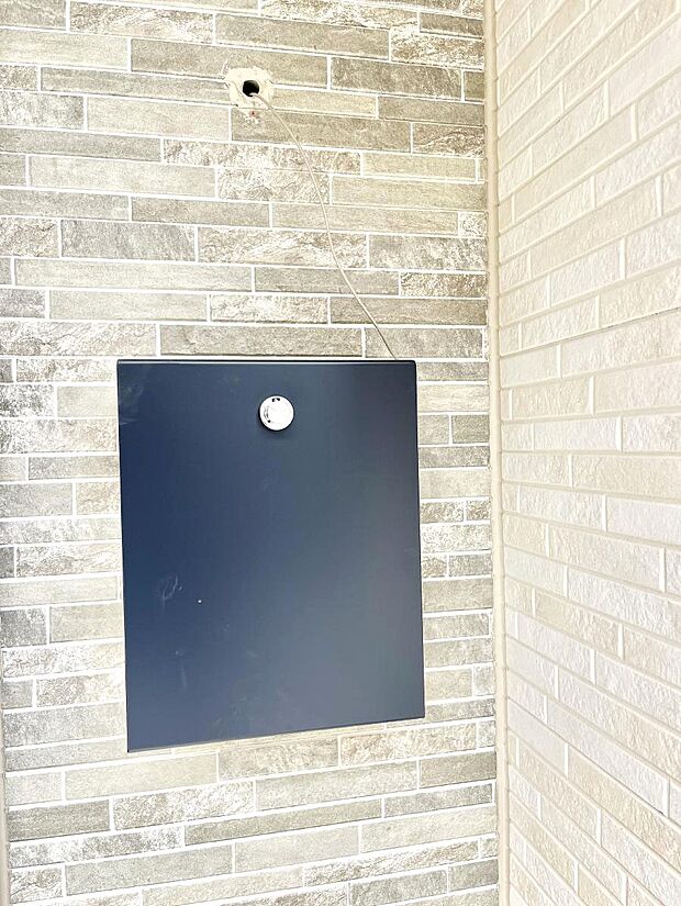 シンプルデザインのポスト。