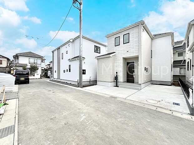 前面道路はきちんと整備されています