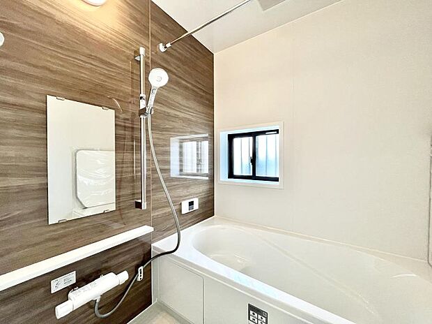 落ち着いた雰囲気でゆっくりお寛ぎいただけるバスルーム