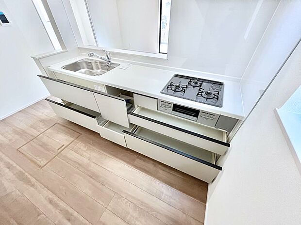 使いやすさを優先したスライド式収納タイプ!