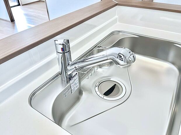 いつでも清潔なおいしいお水を。一つの水栓で水道水と浄水を使い分け。