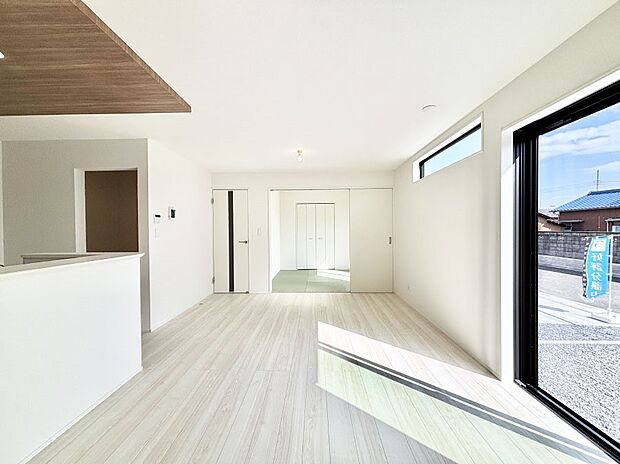 家族の笑顔が自然と生まれてくる、そんな雰囲気のダイニングに仕上がっています 