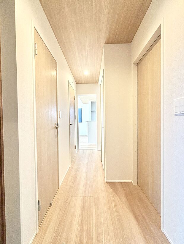 家族の帰宅やお客様をあたたかく迎える玄関  