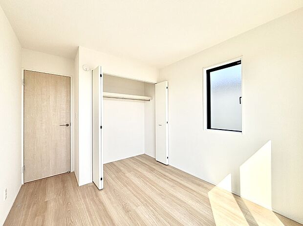 子供部屋にもおすすめな収納スペースたっぷりの居室