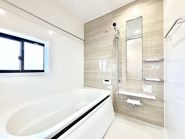 落ち着いた雰囲気でゆっくりお寛ぎいただけるバスルーム