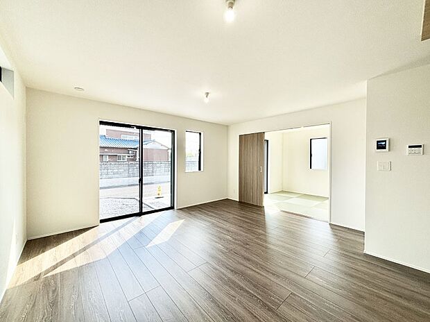 どこにいても家族のつながりを感じられるコミュニケーションリビング。 