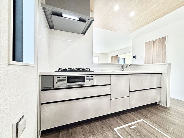 毎日使うキッチンだから、使いやすさ＆お手入れのしやすさにこだわりました。 