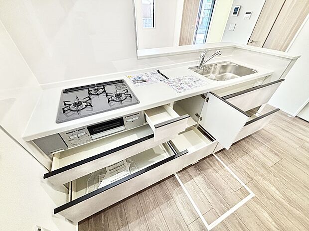 使いやすさを優先したスライド式収納タイプ！