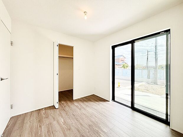 収納が充実しているので、居住スペースを広く使えます。 