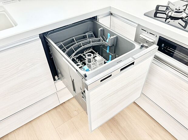 面倒なお片づけは食洗機にお任せ！家事の負担が減って、時間にも気持ちにもゆとりができます。