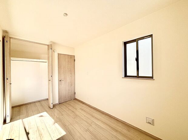 子供部屋にもおすすめな収納スペースたっぷりの居室