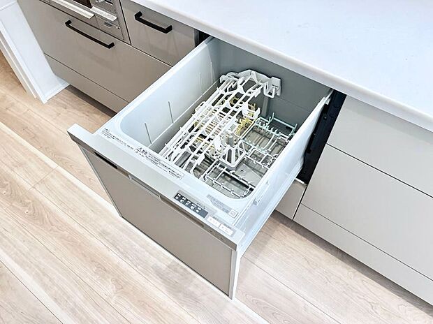 面倒なお片づけは食洗機にお任せ！家事の負担が減って、時間にも気持ちにもゆとりができます。