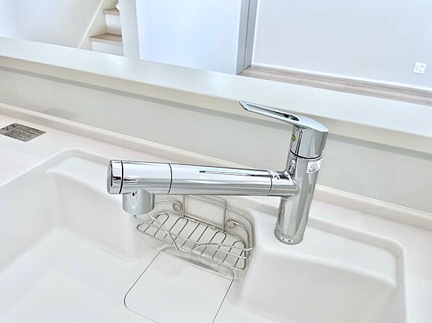 いつでも清潔なおいしいお水を。一つの水栓で水道水と浄水を使い分け。