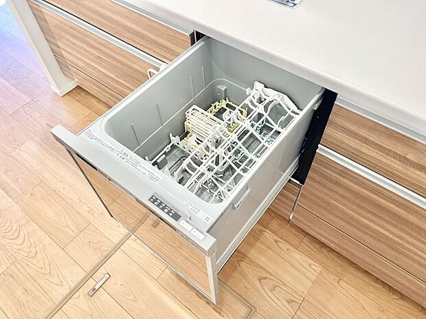 面倒なお片づけは食洗機にお任せ！家事の負担が減って、時間にも気持ちにもゆとりができます。