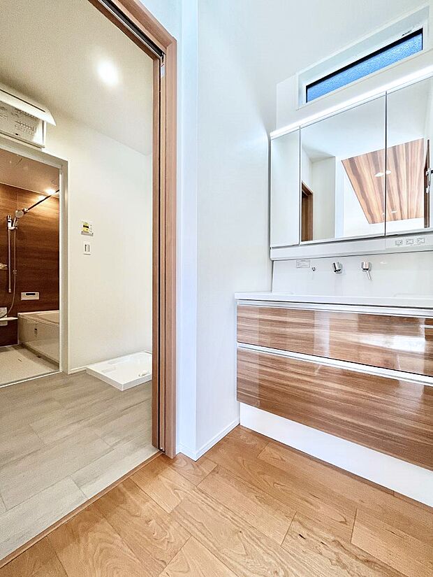 広々とゆとりのあるランドリースペース。  