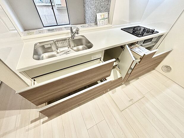 使いやすさを優先したスライド式収納タイプ!