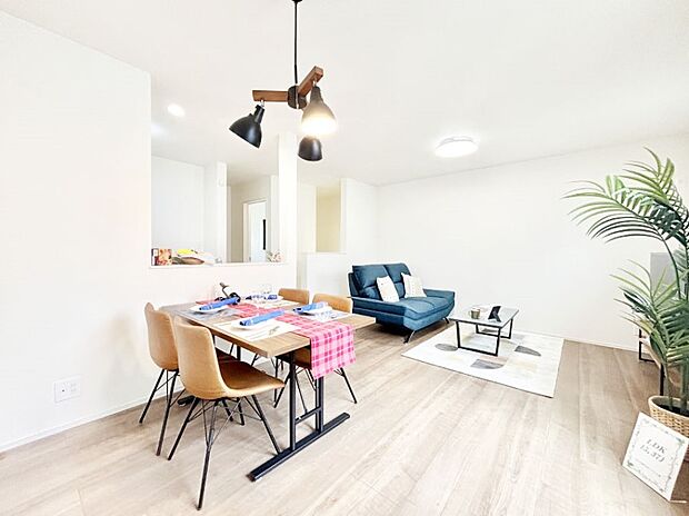 ご家族が自然と集まり、賑やかな笑い声で包まれる憩いの空間になりそうですね。