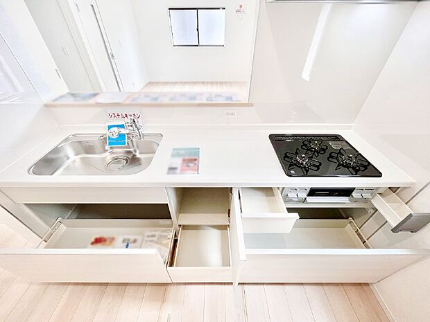 使いやすさを優先したスライド式収納タイプ!