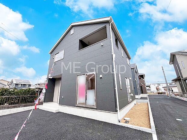 溢れる陽光でご家族の笑顔も輝く