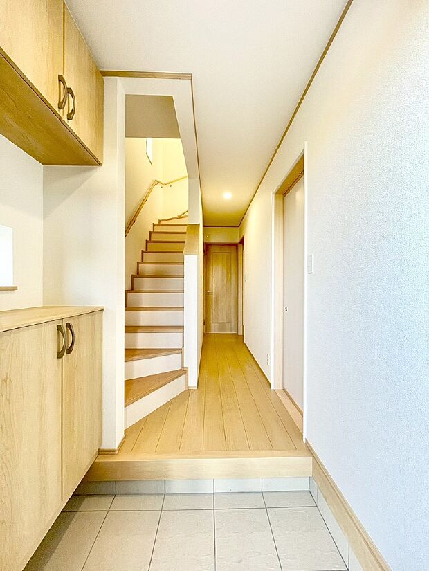 いつもきれいにしておきたい玄関ですね。  