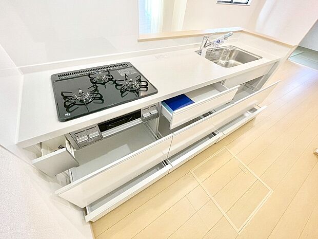 使いやすさを優先したスライド式収納タイプ！