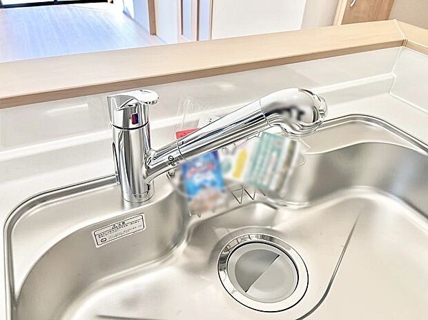 浄水器一体型のキッチンで洗い物用・料理用と切り替え簡単！