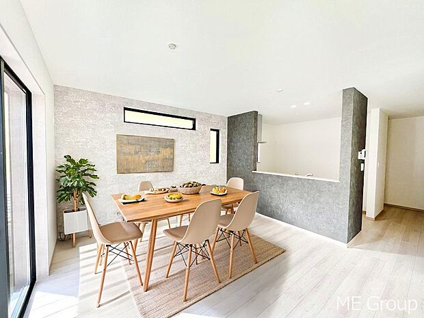 落ち着いた雰囲気のＬＤＫは家族みんなの快適空間※家具はCGです