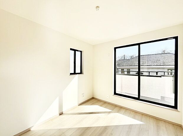 爽やかな日差しがお部屋全体を優しく包み込んでくれます