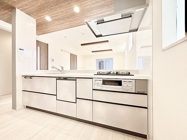 毎日使うキッチンだから、使いやすさ＆お手入れのしやすさにこだわりました。 