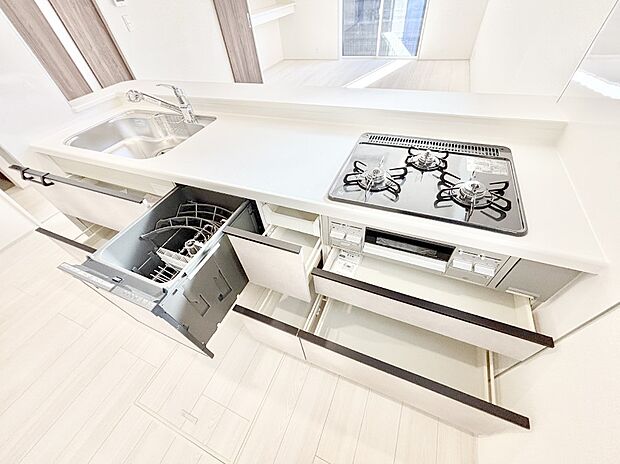 使いやすさを優先したスライド式収納タイプ！