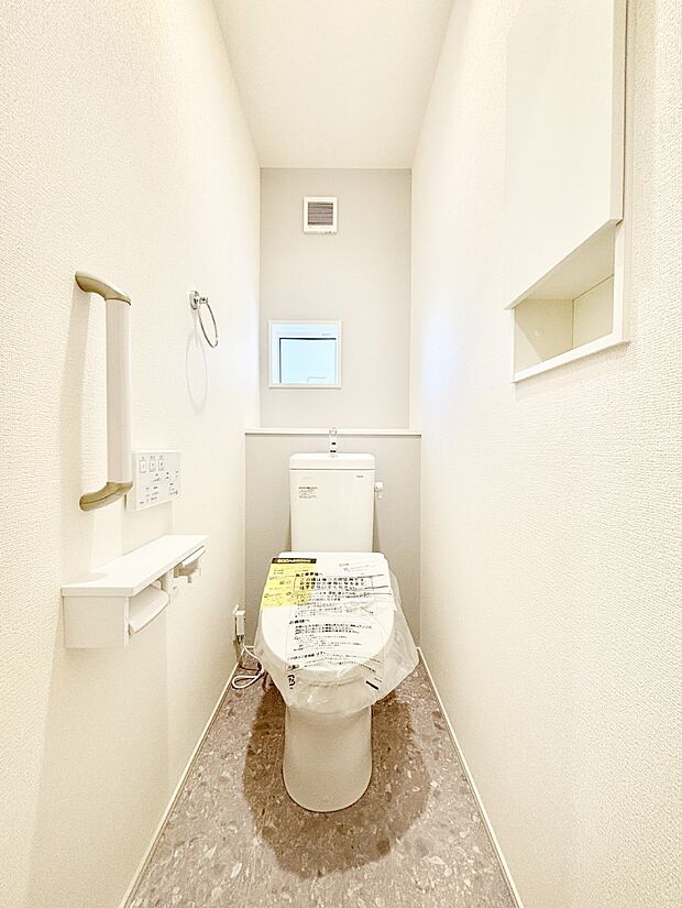 トイレは安心の2箇所！朝のバタバタも一安心です。 