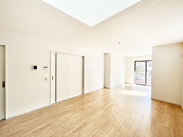 家族団らんに！21帖の広々リビングでゆったり過ごせます。