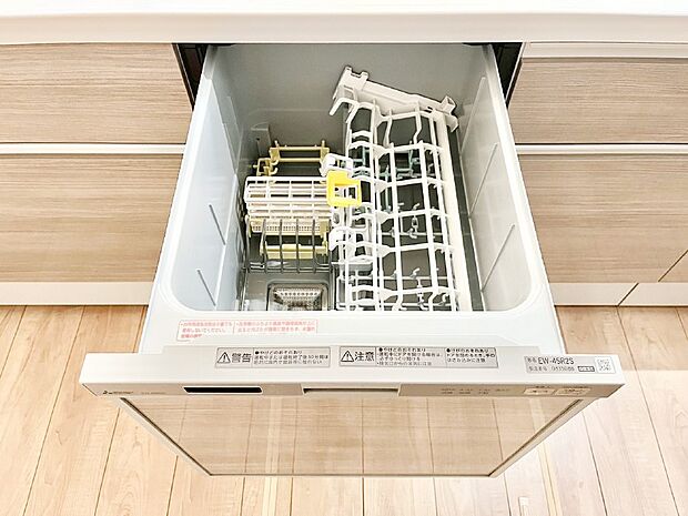 面倒なお片づけは食洗機にお任せ！家事の負担が減って、時間にも気持ちにもゆとりができます。