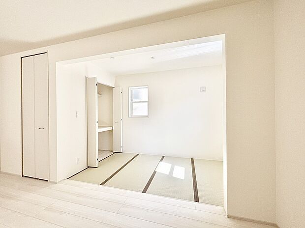 リビング隣接の和室は毎日の暮らしに癒しと安らぎをもたらしてくれます