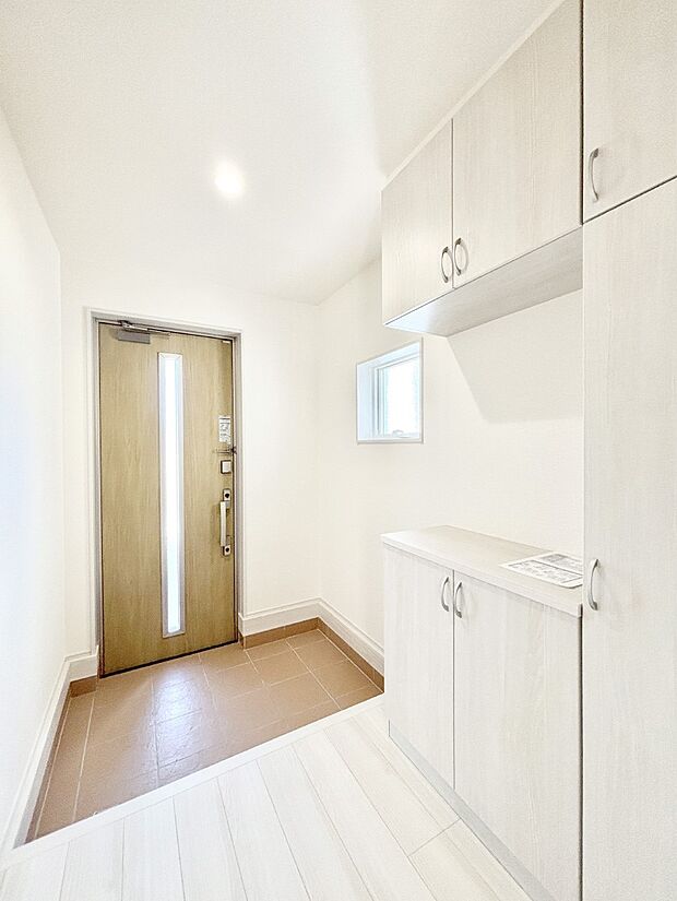 家族の帰宅やお客様をあたたかく迎える玄関