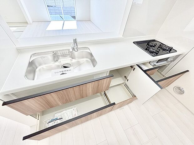 使いやすさを優先したスライド式収納タイプ!