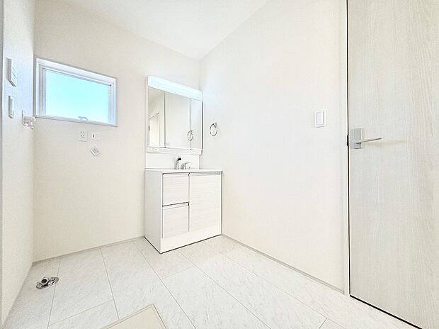 身支度もスムーズにおこなえる脱衣場