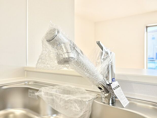 いつでも清潔なおいしいお水を。一つの水栓で水道水と浄水を使い分け。