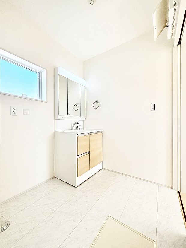 広々とゆとりのあるランドリースペース