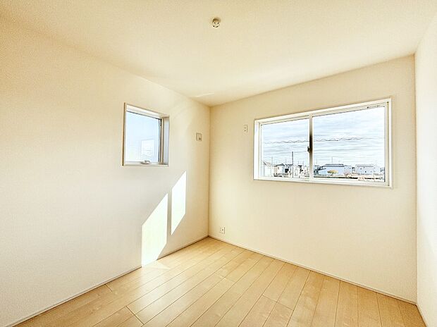 2面採光なので、明るく風通しも良く心地良い生活が送れます。