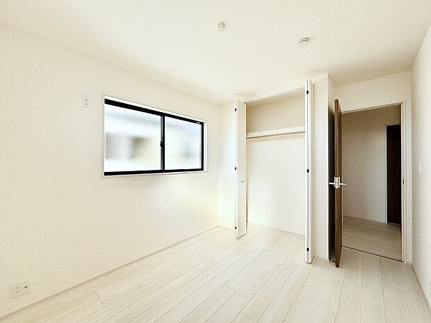 子供部屋にもおすすめな収納スペースたっぷりの居室