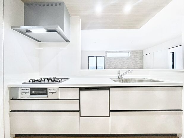 毎日使うキッチンだから、使いやすさ&お手入れのしやすさにこだわりました。