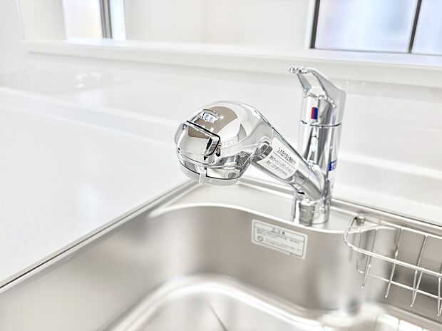 いつでも清潔なおいしいお水を。一つの水栓で水道水と浄水を使い分け。