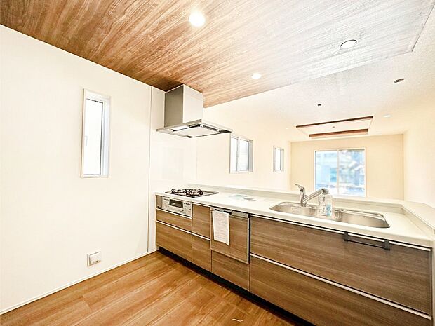 毎日使うキッチンだから、使いやすさ&お手入れのしやすさにこだわりました。