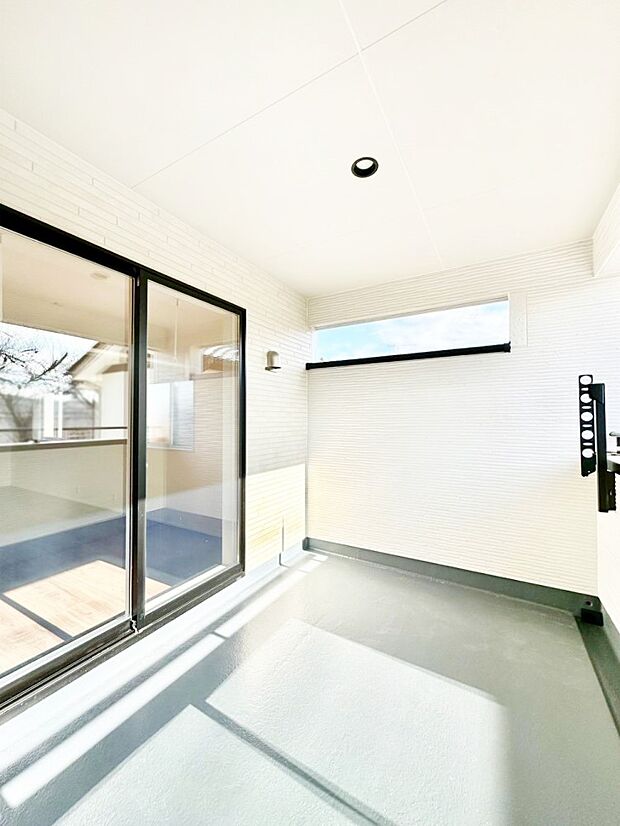 急な雨も安心!奥行たっぷりなインナーバルコニーで毎日のお洗濯もラクラク快適。